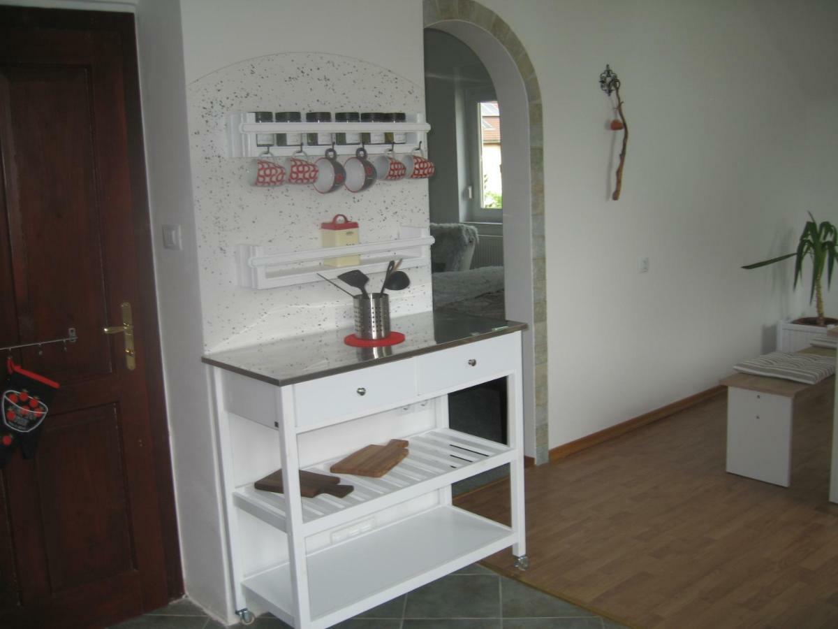 R&G Apartment Zirovnica Eksteriør billede