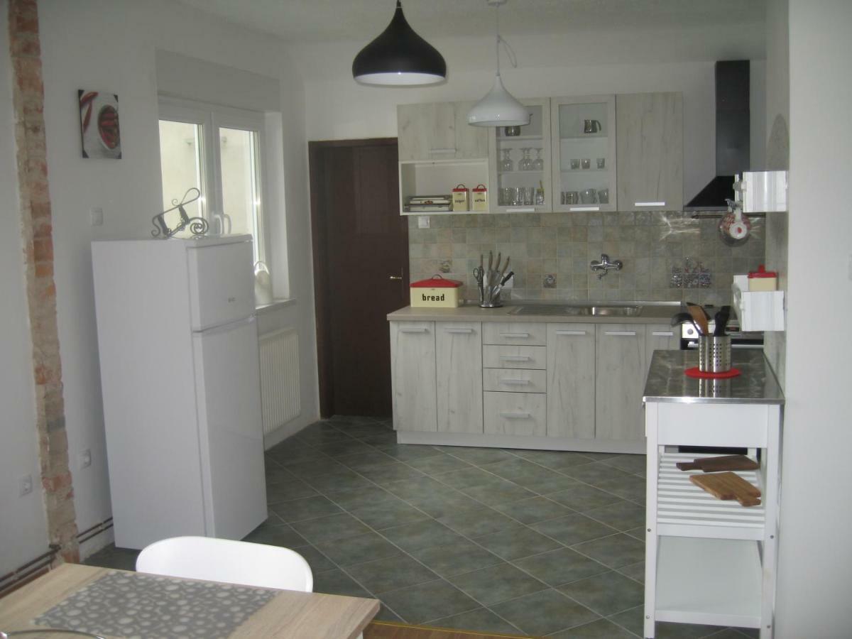 R&G Apartment Zirovnica Eksteriør billede